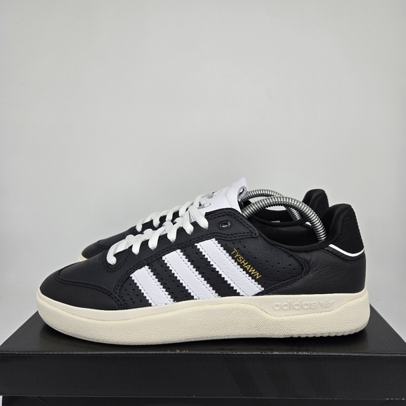 New adidas Tyshawn Low 'Core Black Cloud White' JQ1137 Men's Shoes Size 9.5 - Picture 1 of 8